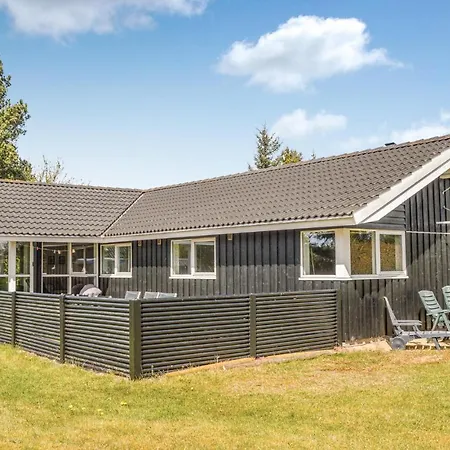 Awesome Home In Blavand With Sauna 別荘