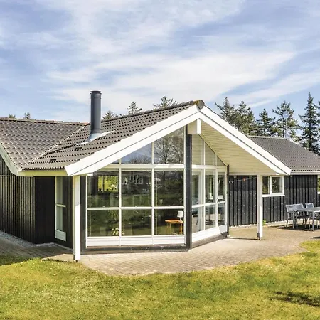 Semesterbostad Gl, Maelkevej Xii